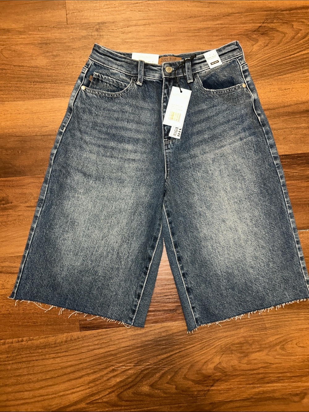Judy Blue High Waist Rigid Magic Wide Leg Denim Bermuda Shorts Med Blue Jorts S